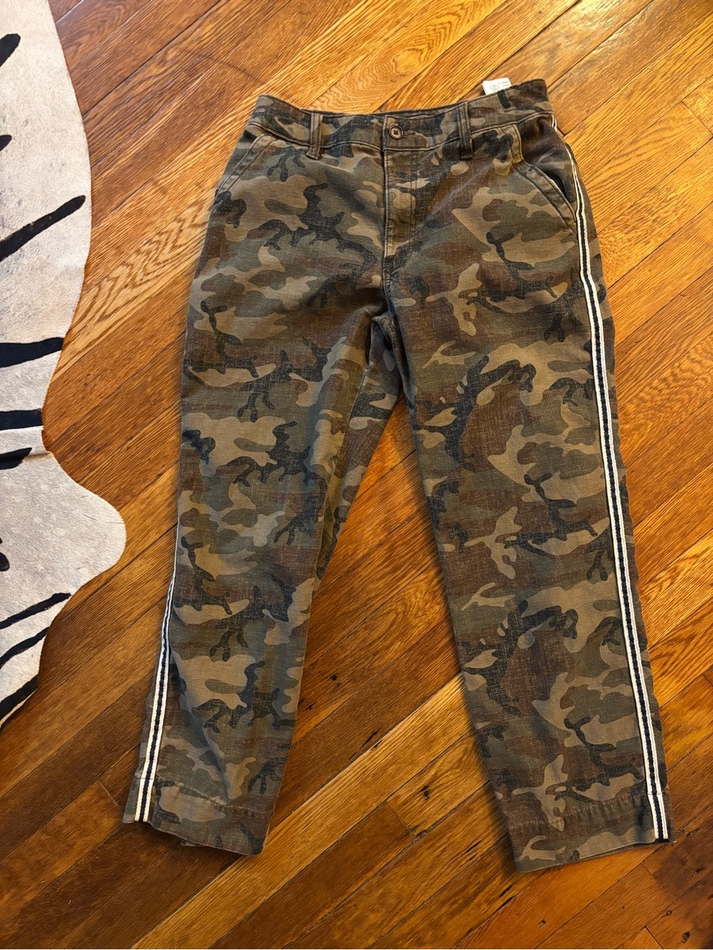 A&F Camo Side-Stripe Pants - Green